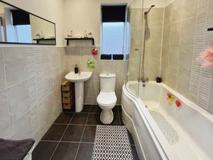 Bathroom - click for photo gallery
